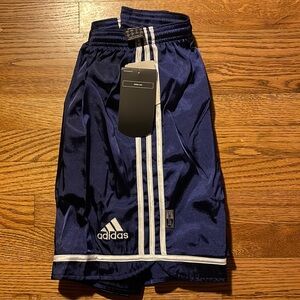Adidas womens XL vigo shorts